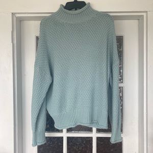 Comfortable 100% acrylic turtle neck sweater, size large